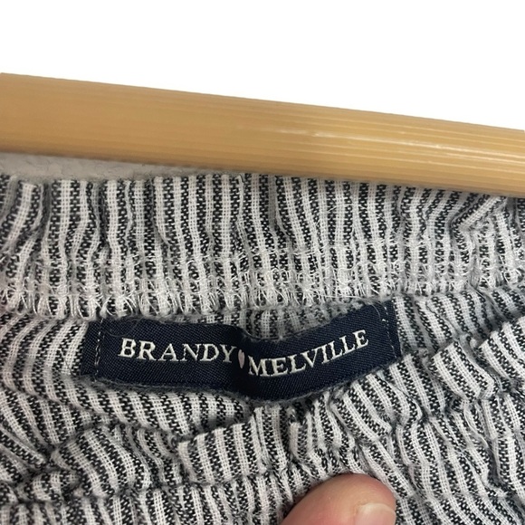 Brandy Melville Theia Striped Off The Shoulder Blouse in Grey/White One Size - Picture 7 of 11